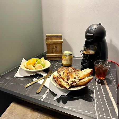 Le Lutz Apartment Nimes Bagian luar foto